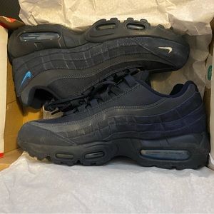 Air max 95s Navy colourway